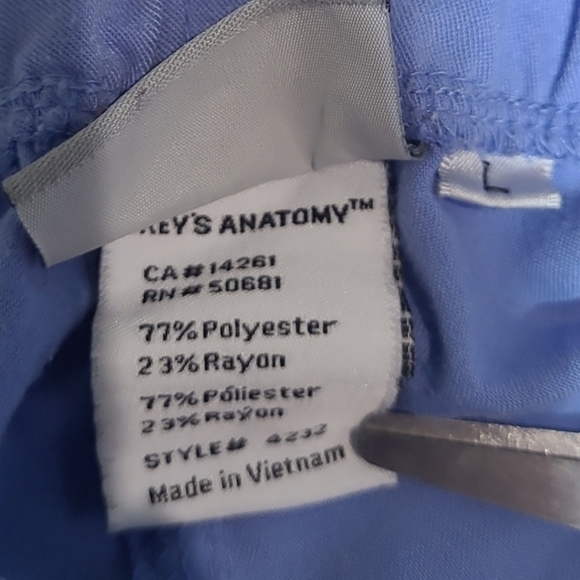 Grey's Anatomy Riley 5-Pocket Mid-Rise Flared Leg Scrub Pant Ceil Blue Sz Large - Picture 6 of 11